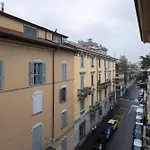 Moderno Appartamento A 2 Minuti Dalla Metro